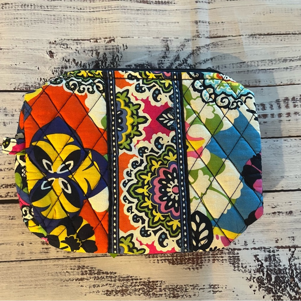 Vera Bradley medium cosmetic bag in Rio Retired Print NWT